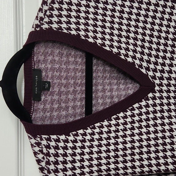 Ann Taylor purple houndstooth drop shoulders sweater Size: L - Picture 5 of 7